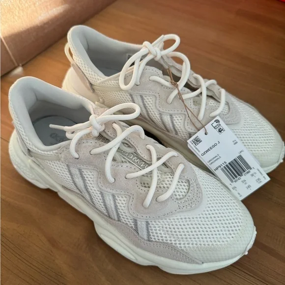 Adidas originals Ozweego shoes - Picture 5 of 12